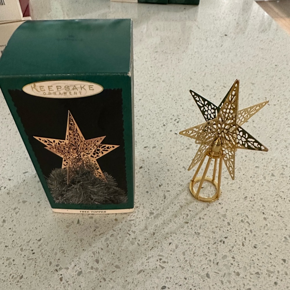 Hallmark mini tree topper.  Shining Star.  New in box